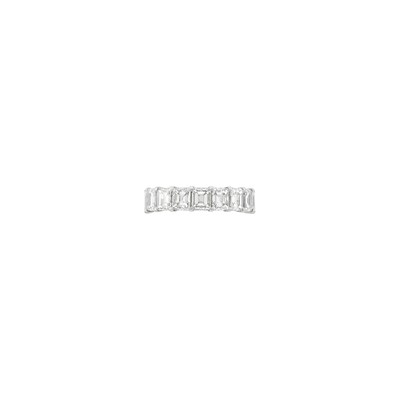 Lot 64 - Platinum and Diamond Band Ring
