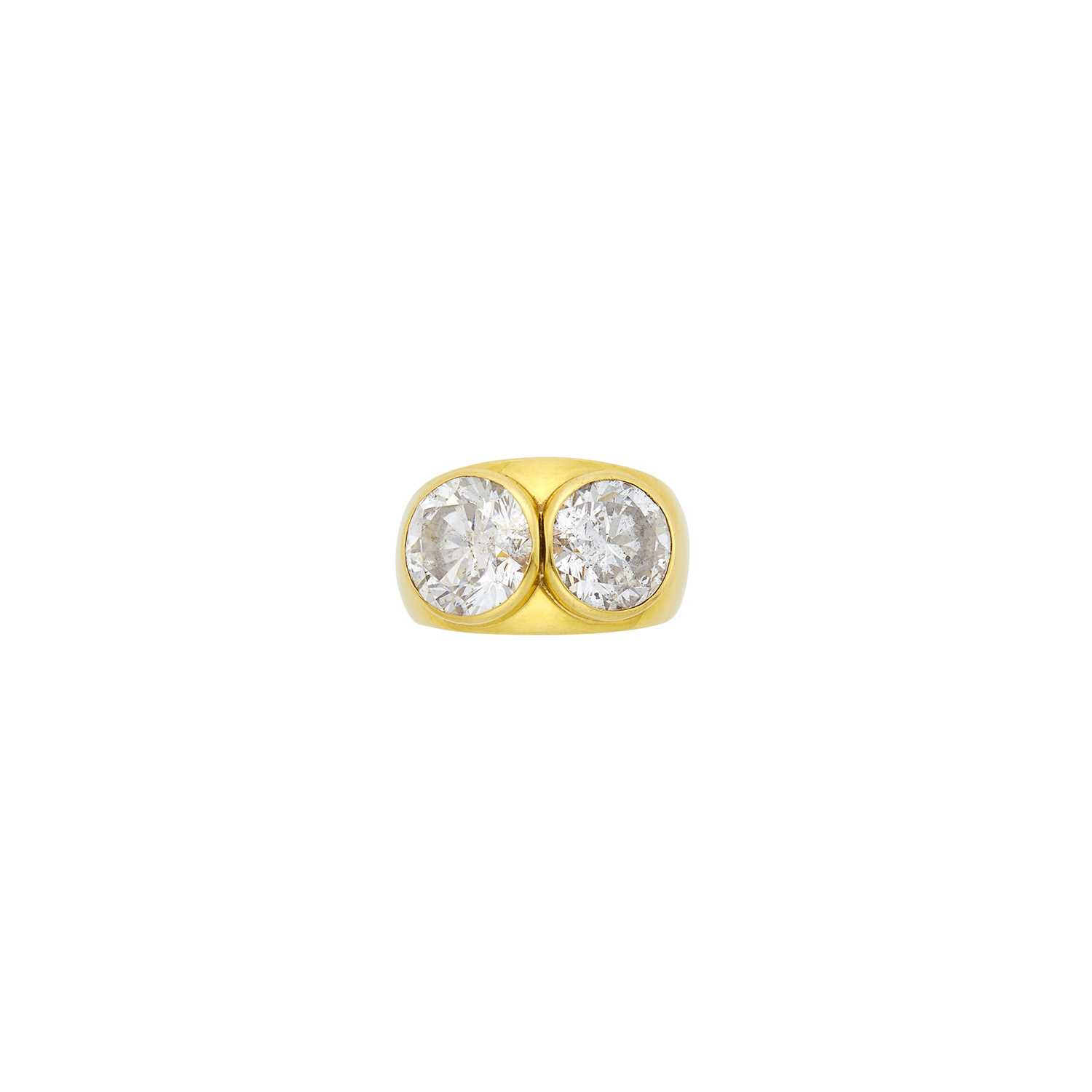 Lot 33 - Gold and Diamond Ring