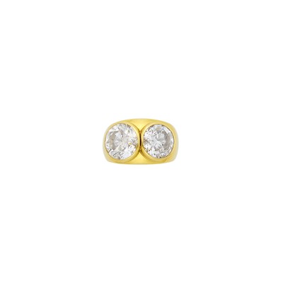 Lot 33 - Gold and Diamond Ring