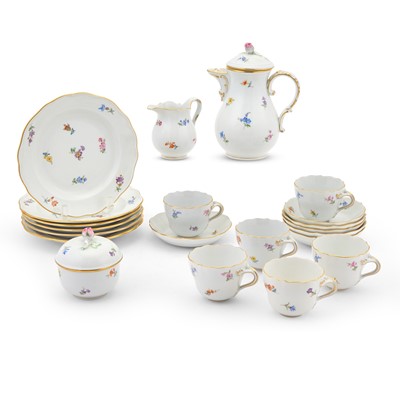 Lot 122 - Meissen "Scattered Flowers" Pattern Porcelain Dessert Service