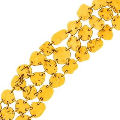 Lot 26 - Triple Strand Gold Toggle Bracelet