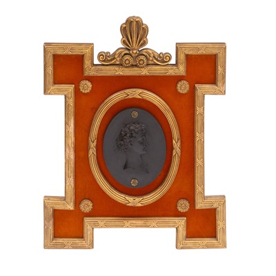 Lot 125 - Italian Giltwood Framed Plaster Cameo