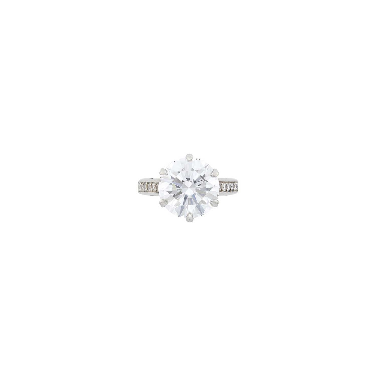 Lot 282 - Michael Beaudry Platinum and Diamond Ring