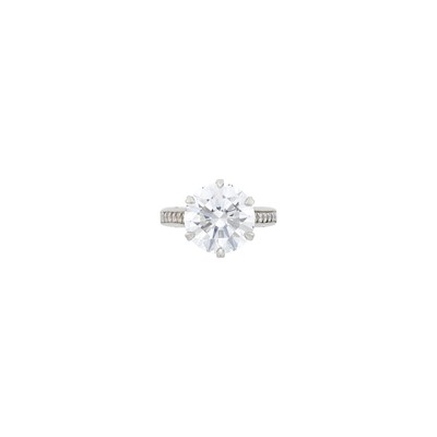 Lot 282 - Michael Beaudry Platinum and Diamond Ring