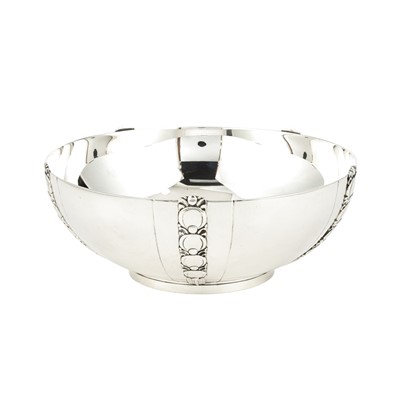 Lot 200 - Tiffany & Co. Sterling Silver "Exposition" Pattern Fruit Bowl