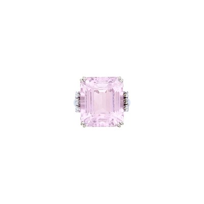 Lot 121 - David Webb Platinum, Kunzite and Diamond Ring