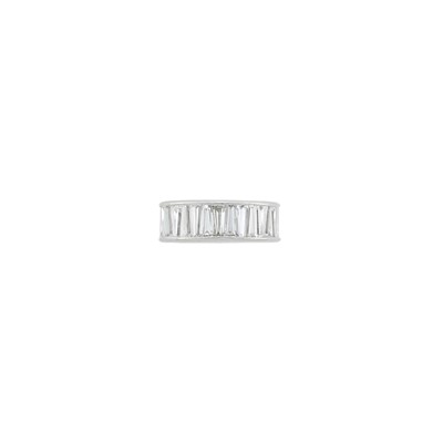 Lot 73 - Platinum and Diamond Band Ring