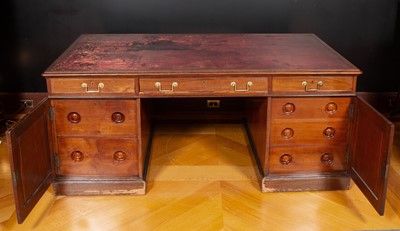 Lot 218 - Victorian Mahogany Pedestal Desk