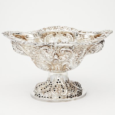 Lot 183 - Victorian Sterling Silver Three Piece Garniture Suite