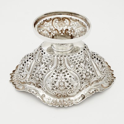 Lot 183 - Victorian Sterling Silver Three Piece Garniture Suite