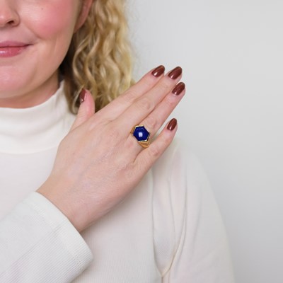Lot 1020 - Julius Cohen Gold, Lapis and Diamond Ring
