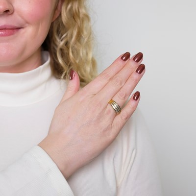 Lot 1033 - Julius Cohen Gold and Diamond Ring