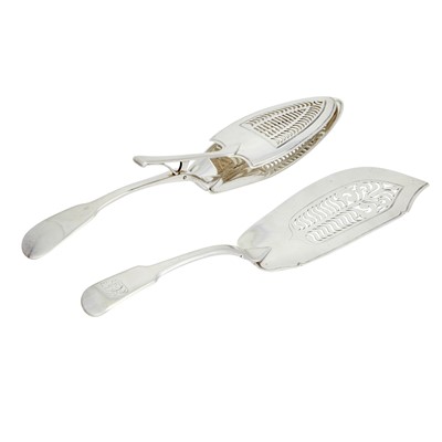 Lot 487 - Two George III Sterling Silver Fish Servers