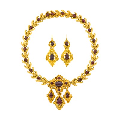 Lot 50 - Antique Gold and Cabochon Garnet Necklace/Bracelet and Pair of Pendant-Earrings