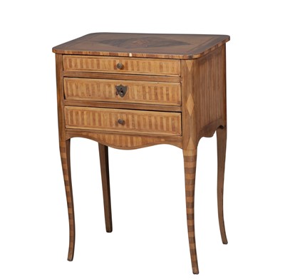 Lot 740 - Louis XV Style Table en Chiffonnier