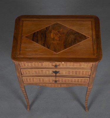 Lot 276 - Louis XV Style Table en Chiffonnier