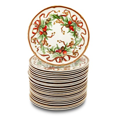 Lot 32 - Set of Twenty-Four Tiffany & Co. "Tiffany Garland" Pattern  Porcelain Dinner Plates