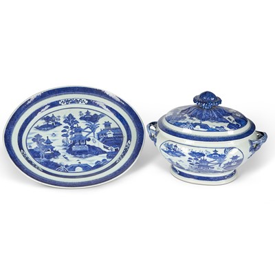 Lot 676 - A Chinese Canton Export Porcelain Sauce Tureen and Tray