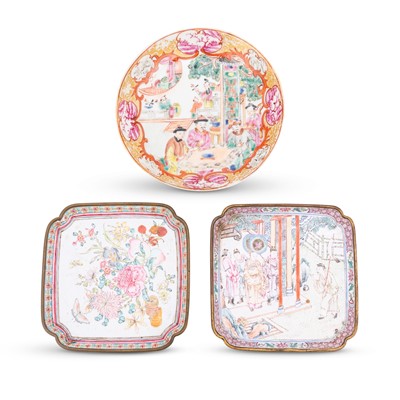 Lot 694 - Three Chinese Export Dishes