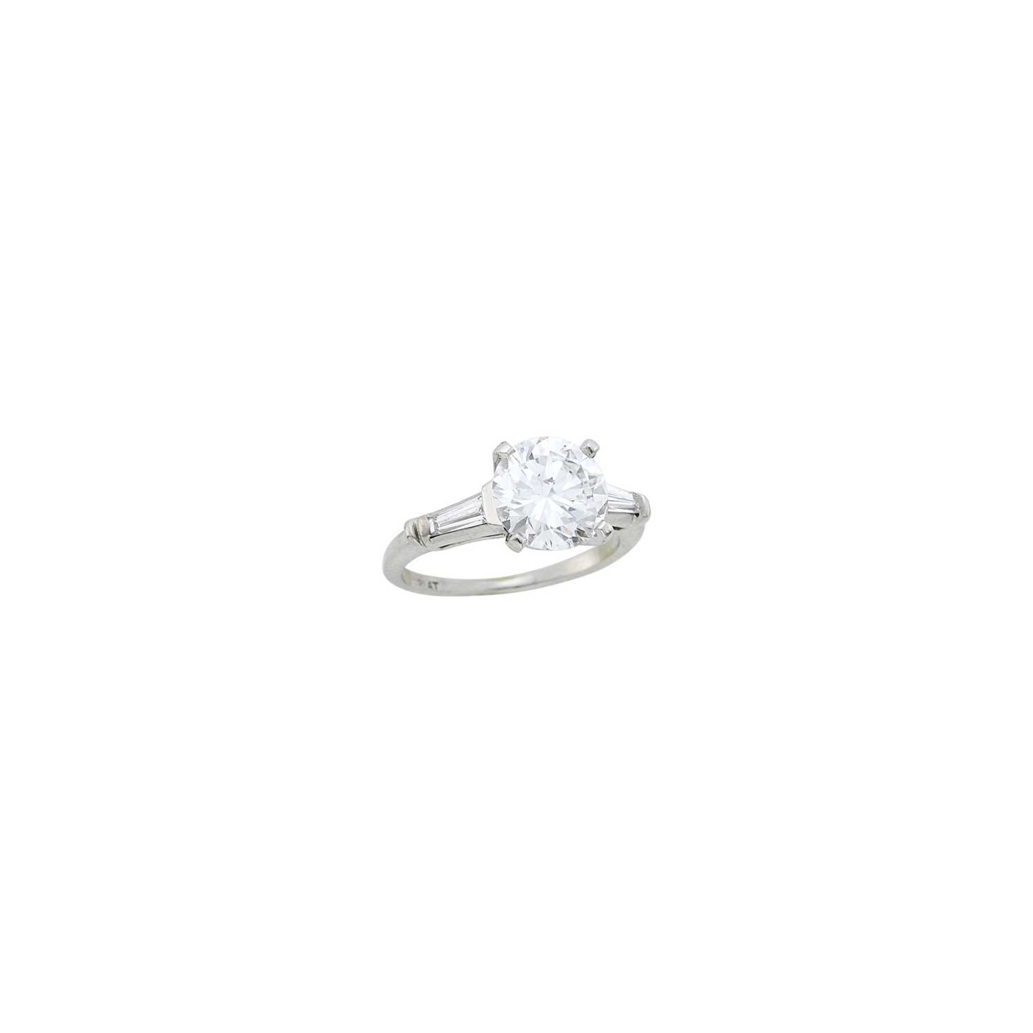 Lot 69 - Platinum and Diamond Ring