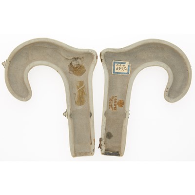 Lot 74 - Fabergé Two-Color Gold Mounted Bowenite Cane Handle