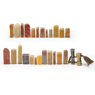 Lot 526 - A Group of Chinese Hardstone Seals