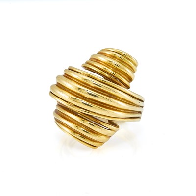 Lot 2026 - Gold Swirl Ring