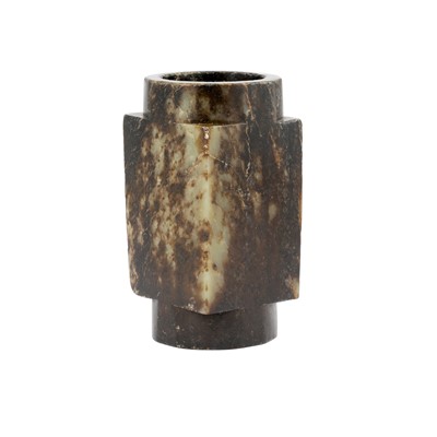 Lot 421 - A Chinese Archaistic Jade Cong