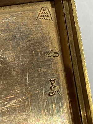 Lot 173 - Continental Gold and Lacquer Snuff Box