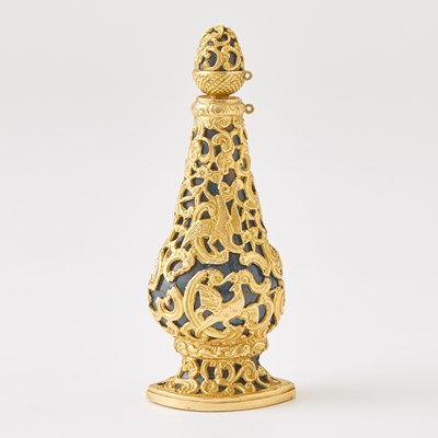 Lot 176 - Continental Gold-Mounted Hardstone Scent Flask