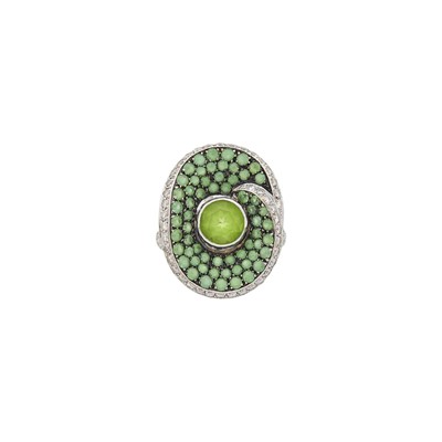 Lot 2117 - White Gold, Peridot and Diamond Ring