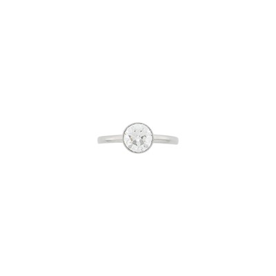 Lot 122 - Platinum and Diamond Ring