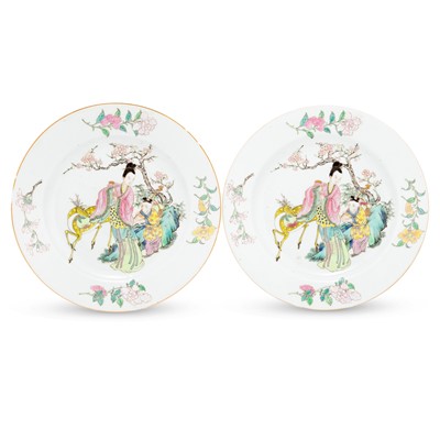 Lot 220 - A Pair of Chinese Enameled Porcelain Dishes