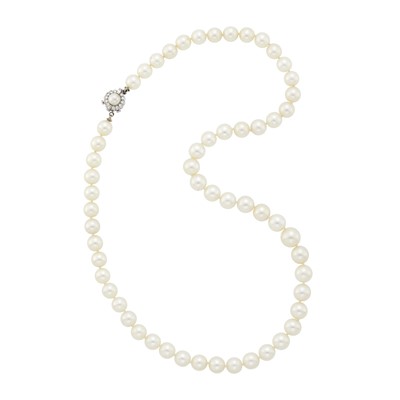 Lot 120 - Tiffany & Co. Cultured Pearl Necklace with Platinum, Cultured Pearl and Diamond Clasp