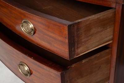 Lot 1067 - Federal Mahogany Bowfront Chest of Drawers