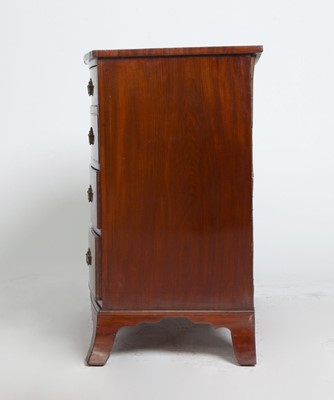 Lot 1067 - Federal Mahogany Bowfront Chest of Drawers