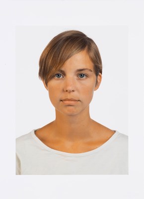 Lot 682 - Thomas Ruff: Portrait (Isabelle Graw), 1989