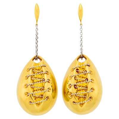 Lot 118 - Pair of Two-Color Gold Punching Bag Pendant-Earrings