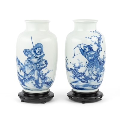 Lot 718 - A Pair of Finely-Decorated Chinese Blue and White Porcelain Vases
