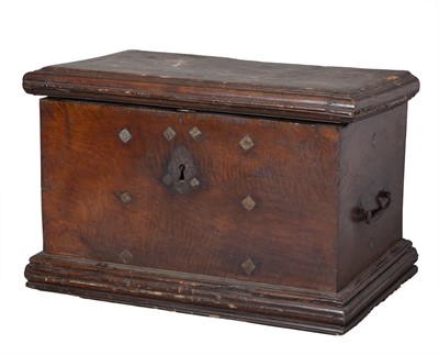 Lot 178 - Continental Walnut Blanket Chest