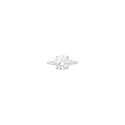 Lot 1217 - White Gold and Diamond Ring