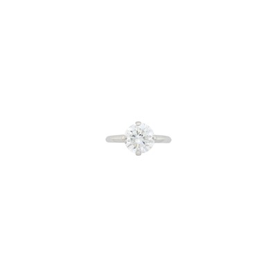 Lot 132 - Platinum and Diamond Ring