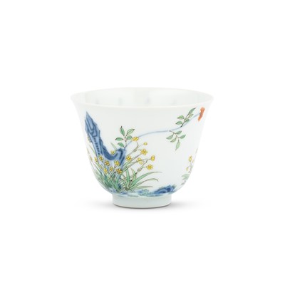 Lot 702 - A Chinese Wucai Porcelain Season Cup
