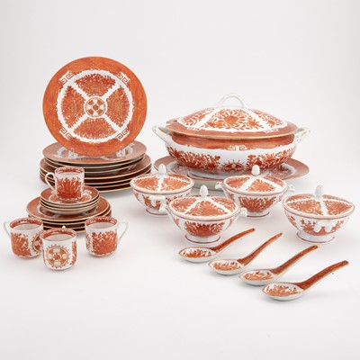 Lot 120 - Chinese Export Porcelain Dinner Service