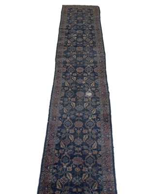 Lot 443 - Lilihan Runner