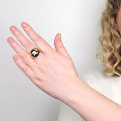 Lot 1032 - Gentleman's Gold, Diamond and Black Enamel Ring