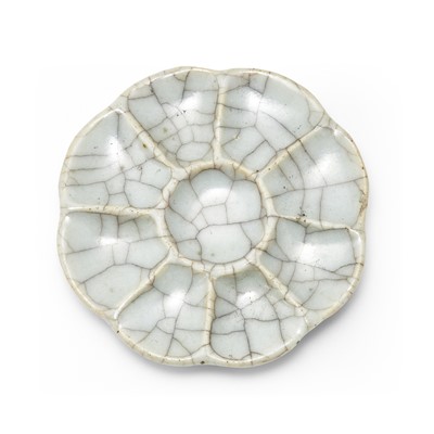 Lot 174 - A Chinese Crackle Glaze Porcelain Dish