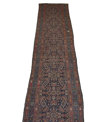 Lot 507 - Fereghan Runner