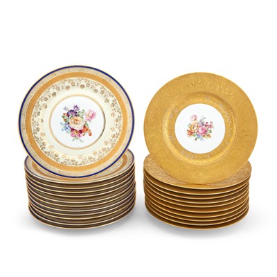 Lot 198 - Group of Twelve Bohemia Peerless Dinner Plates