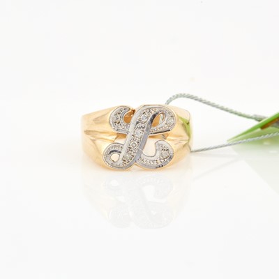 Lot 113 - Diamond Initial Ring, 14K 4 dwt.